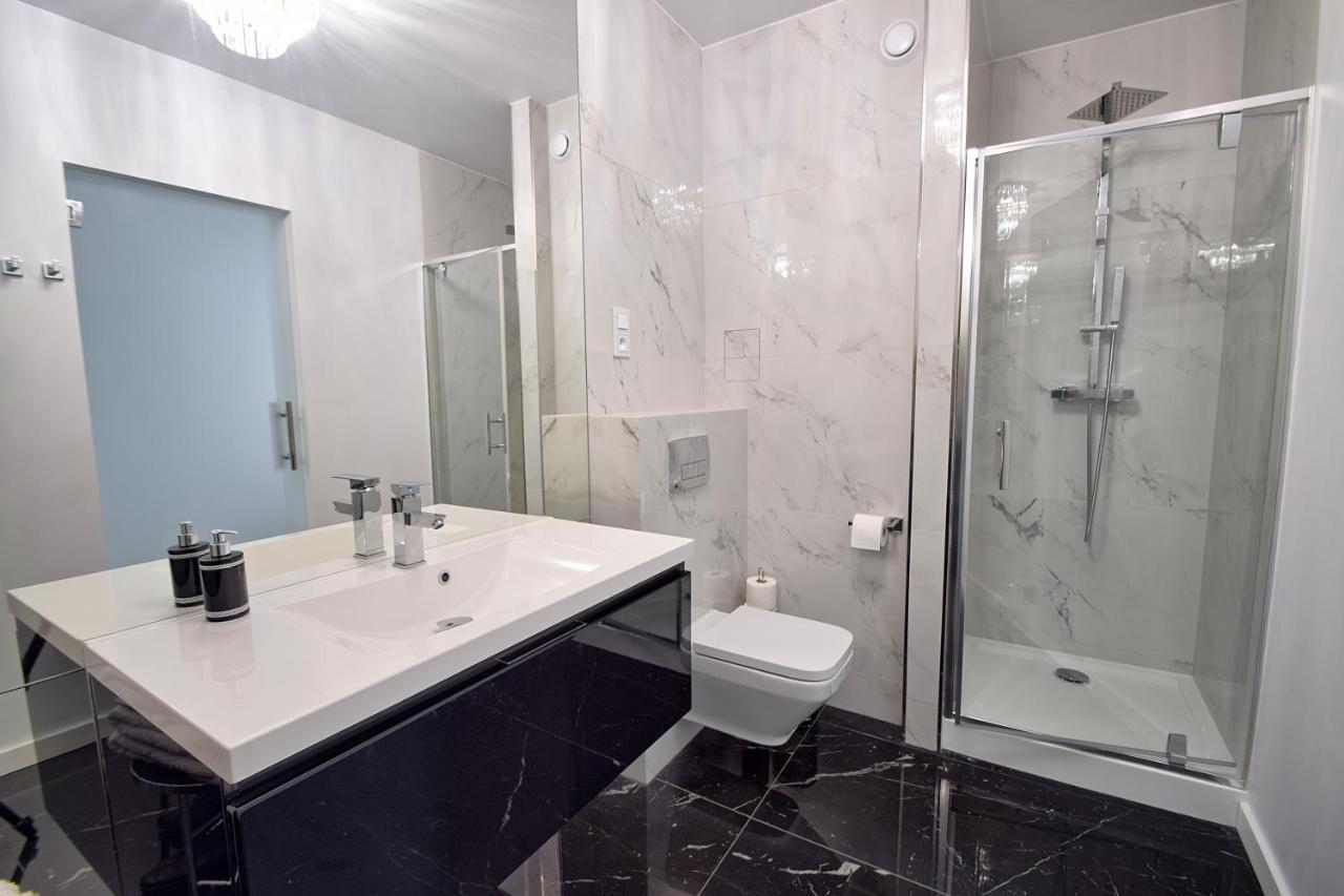 Crystal Apartament 80M Od Plazy, Przy Latarni Morskiej Kołobrzeg Exterior foto